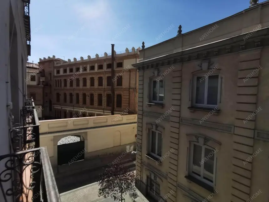 Double bedroom in Madrid's beautiful Palacio district
