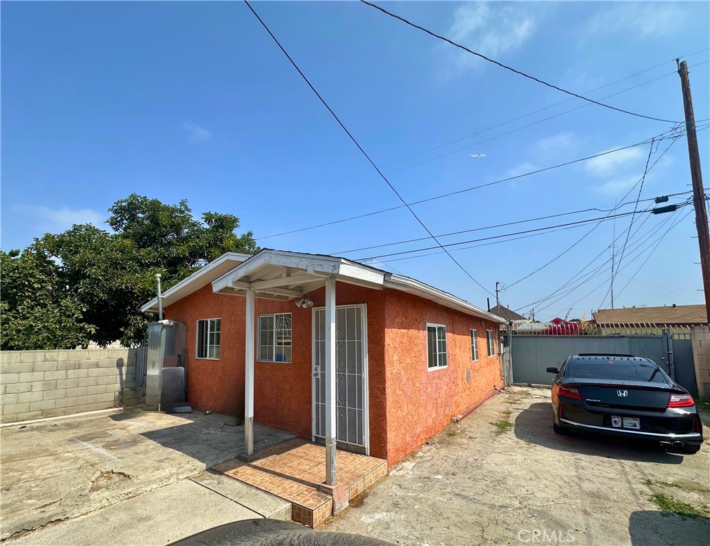 $2,300/mes 1023 E 22nd Street Los Angeles CA, 9001164112683389441121