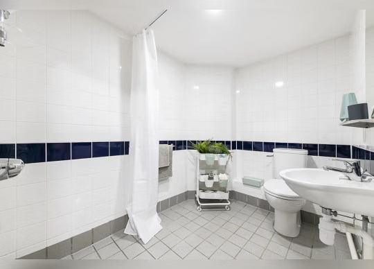 Sheffield 3, Sheffield Ensuite Bronze64275437999361123