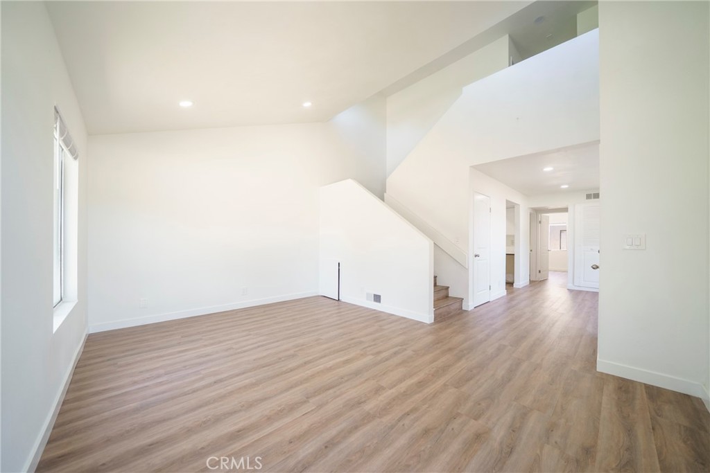 $3,600/mes 2702 S Shelton Street C Santa Ana CA, 9270764098630931841121