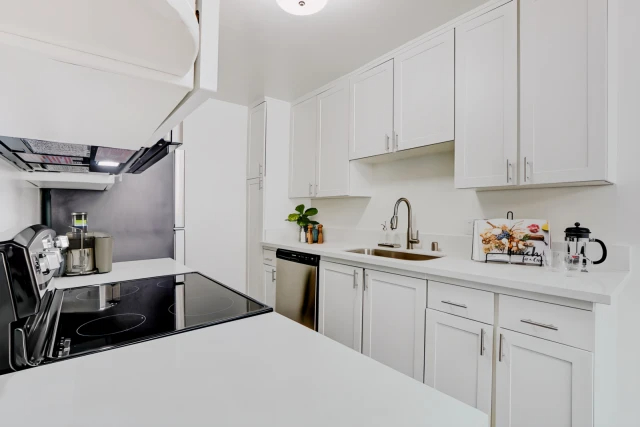 Bentley Avenue Apartments63581165752707121