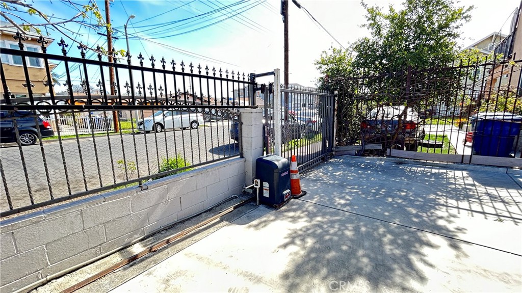 $1,950/month 120 E 31st Street B Los Angeles CA, 9001164135007013249121