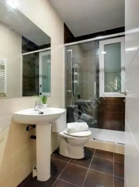 Interesante habitación doble cerca del metro de Ibiza