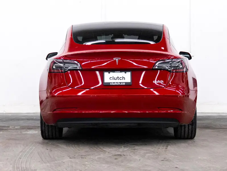 2022 Tesla Model 364300287164547123