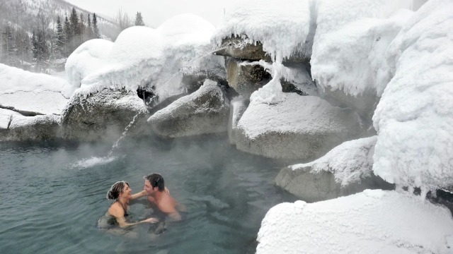 <1 día> 【Excursión termal a las aguas termales Chena】Salida desde Fairbanks al mediodía: disfruta aguas termales minerales naturales, opcionalmente museo de esculturas de hielo con mundo de cuento/maridaje de vino de hielo (2 personas como grupo, duración total aprox. 7 horas)64108729949570123