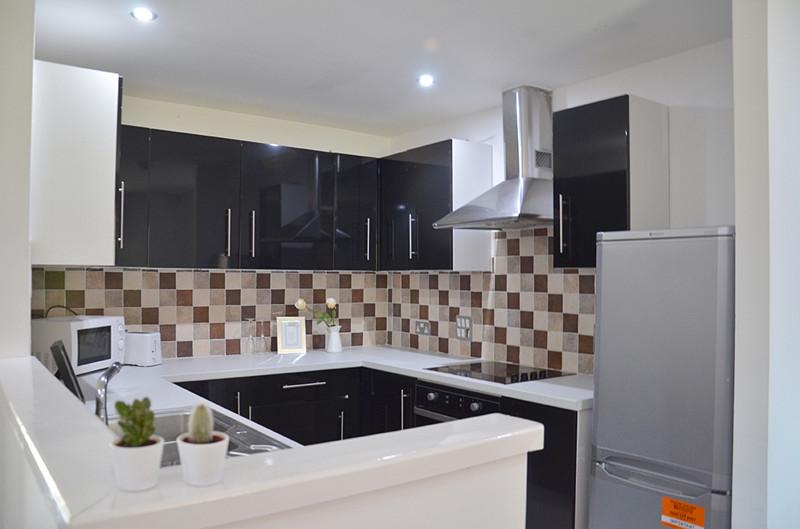 Burlington Street (2 Bedrooms & 2 Bathrooms)