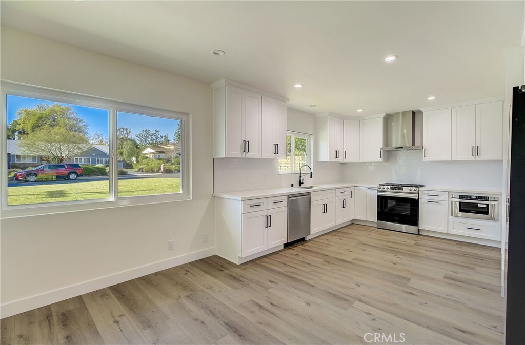 11200 Jellico Avenue Granada Hills CA, 9134463626071543555121