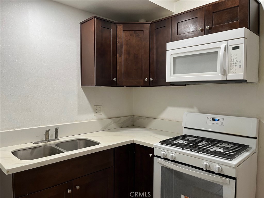 $2,450/month 34667 Borchard R Lake Elsinore CA, 9253064076091922178122