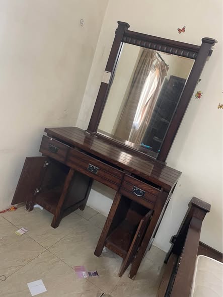 طاولة تزيين64994400989057123