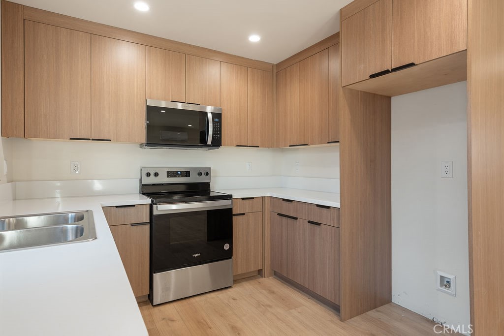 $2,495/month 5166 S Manhattan 2 Los Angeles CA, 9006264134300519298122