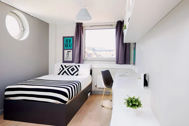 Ensuite Classic Ground Floor Gob East Central House, London
