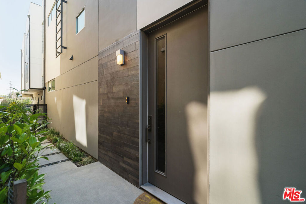 1752 Stoner Avenue, Los Angeles CA, 9002563602488792451121