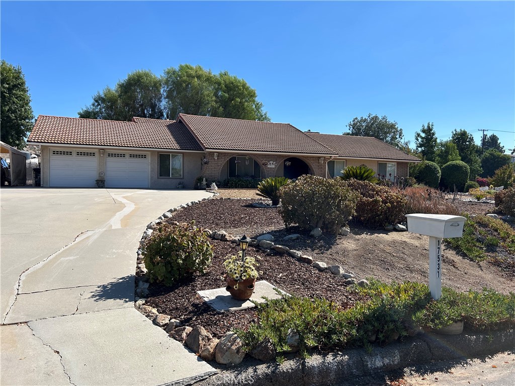16600 Porter Avenue, Riverside CA, 9250463821038463105120