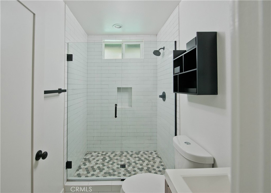 21714 Dumetz Woodland Hills CA, 9136463867928954497122