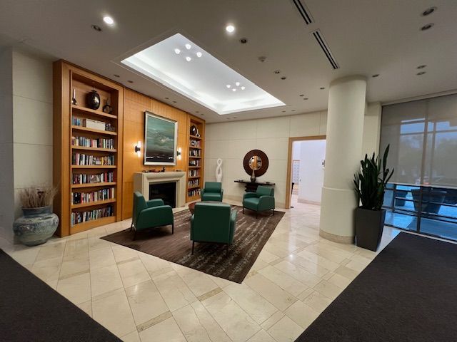 1110 509 Beecroft Road W