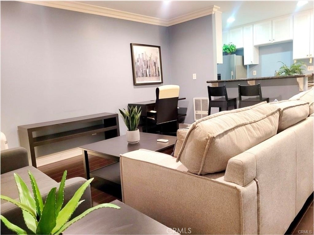 1725 Loma Long Beach CA, 9080464130374979330121
