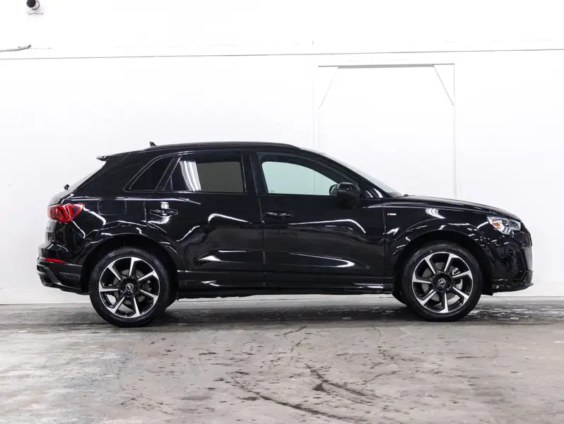 2022 Audi Q364331617530625121