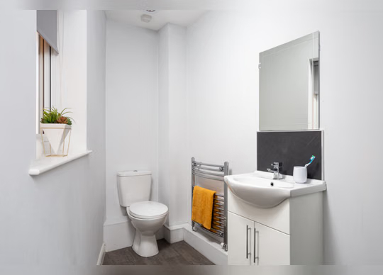 Royal Park, Leeds Three Bed Flat