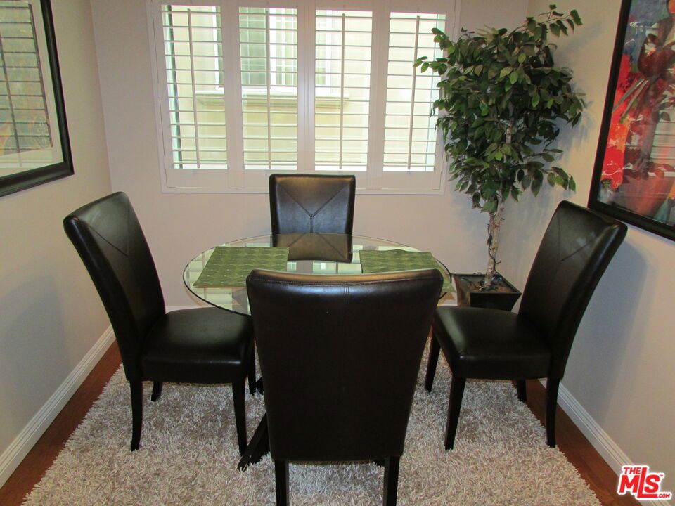 1550 Greenfield Avenue 201 Los Angeles CA, 9002564134207797249122