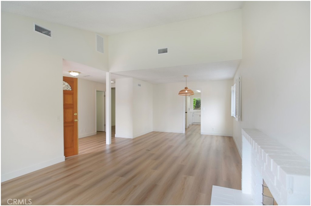 1110 Redding Costa Mesa CA, 9262664218889030658121