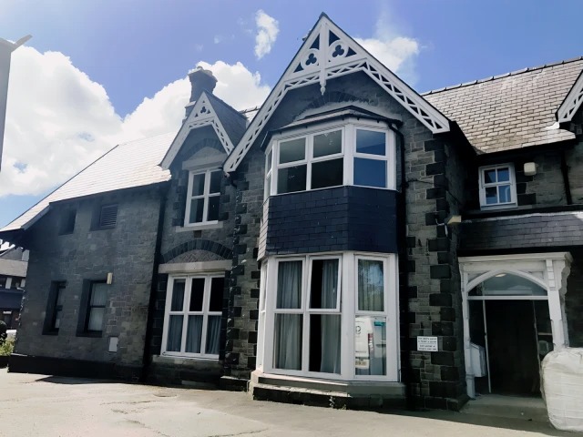 Meirion Hall64195593940355126