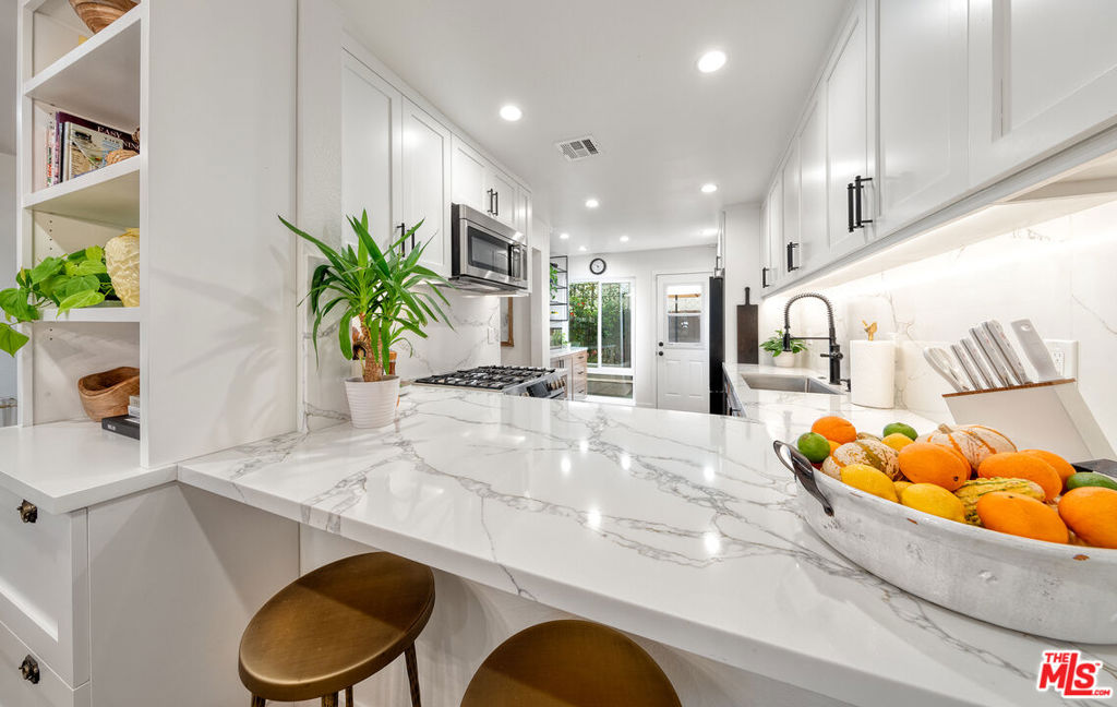 1239 9th Street 4 Santa Monica CA, 9040164091230626051122