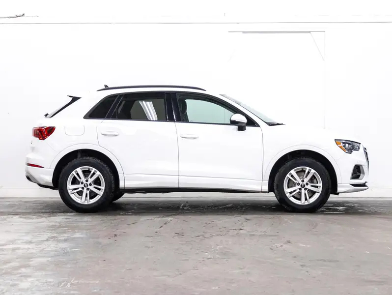 2021 Audi Q364564975442435121