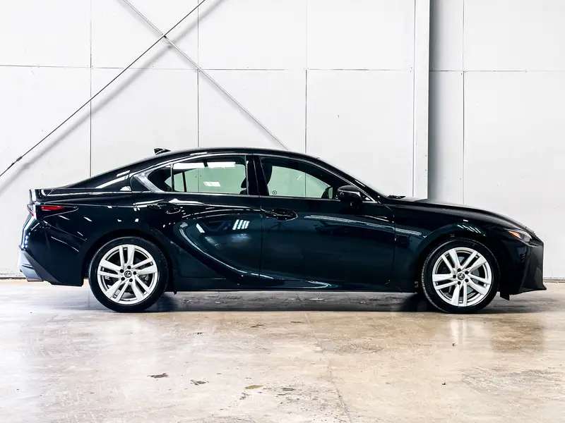 2022 Lexus IS63637720272387124