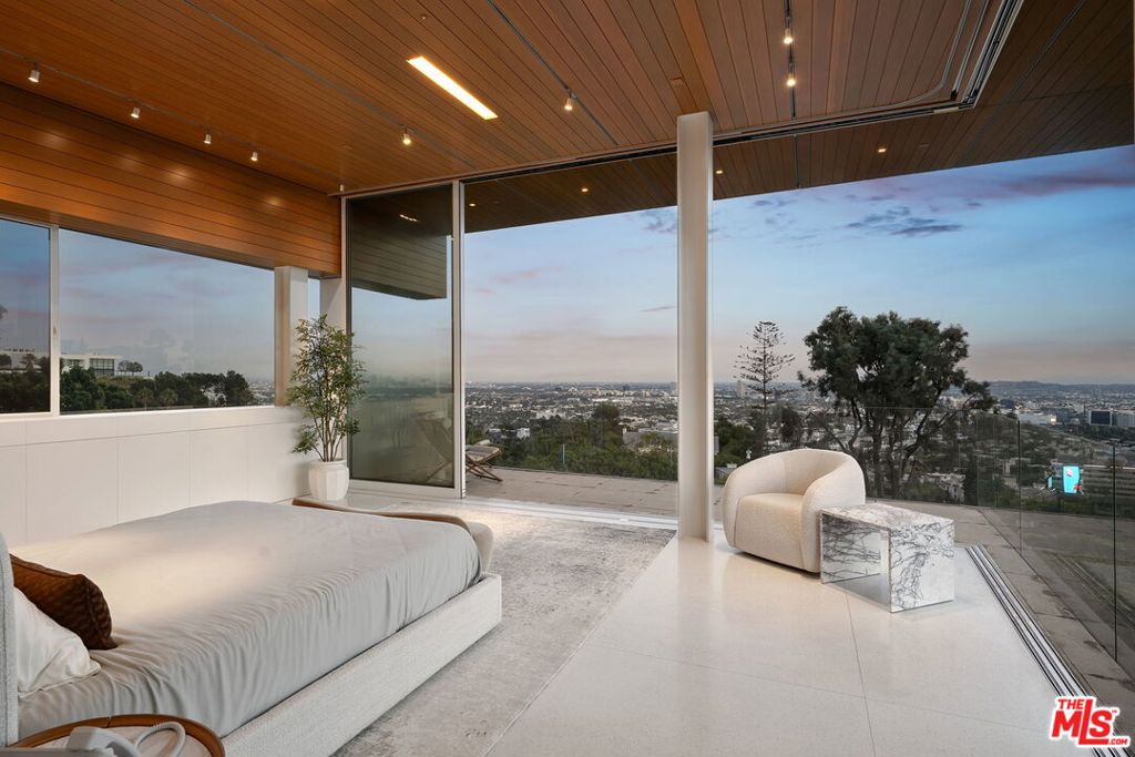 1430 1/2 Sunset Plaza Drive Los Angeles CA, 9006963710182768769121