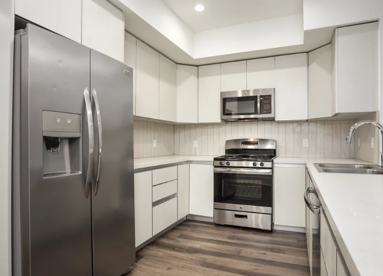 2321 Fox Hills Dr634328784026891213