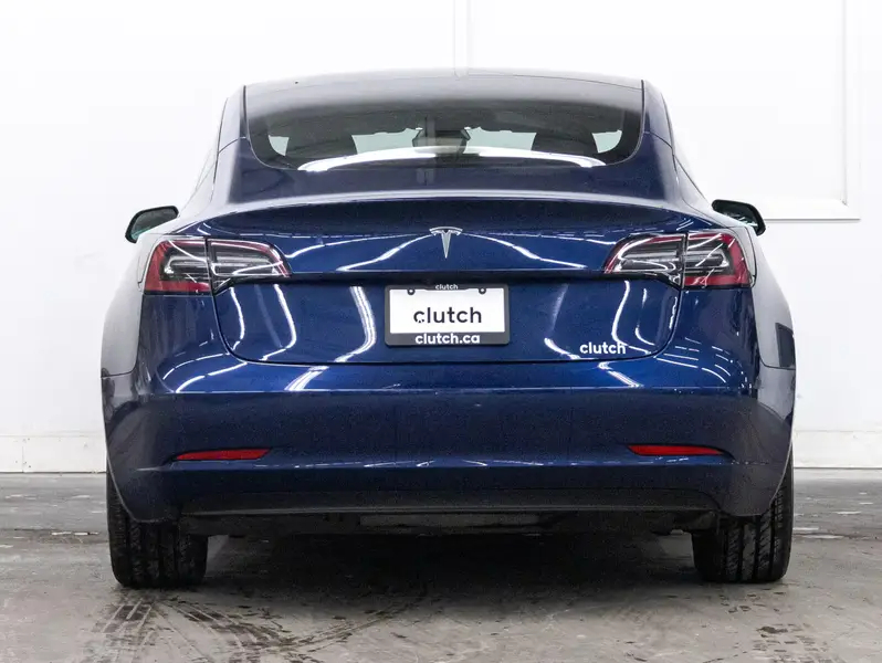 2022 Tesla Model 364984343391363120