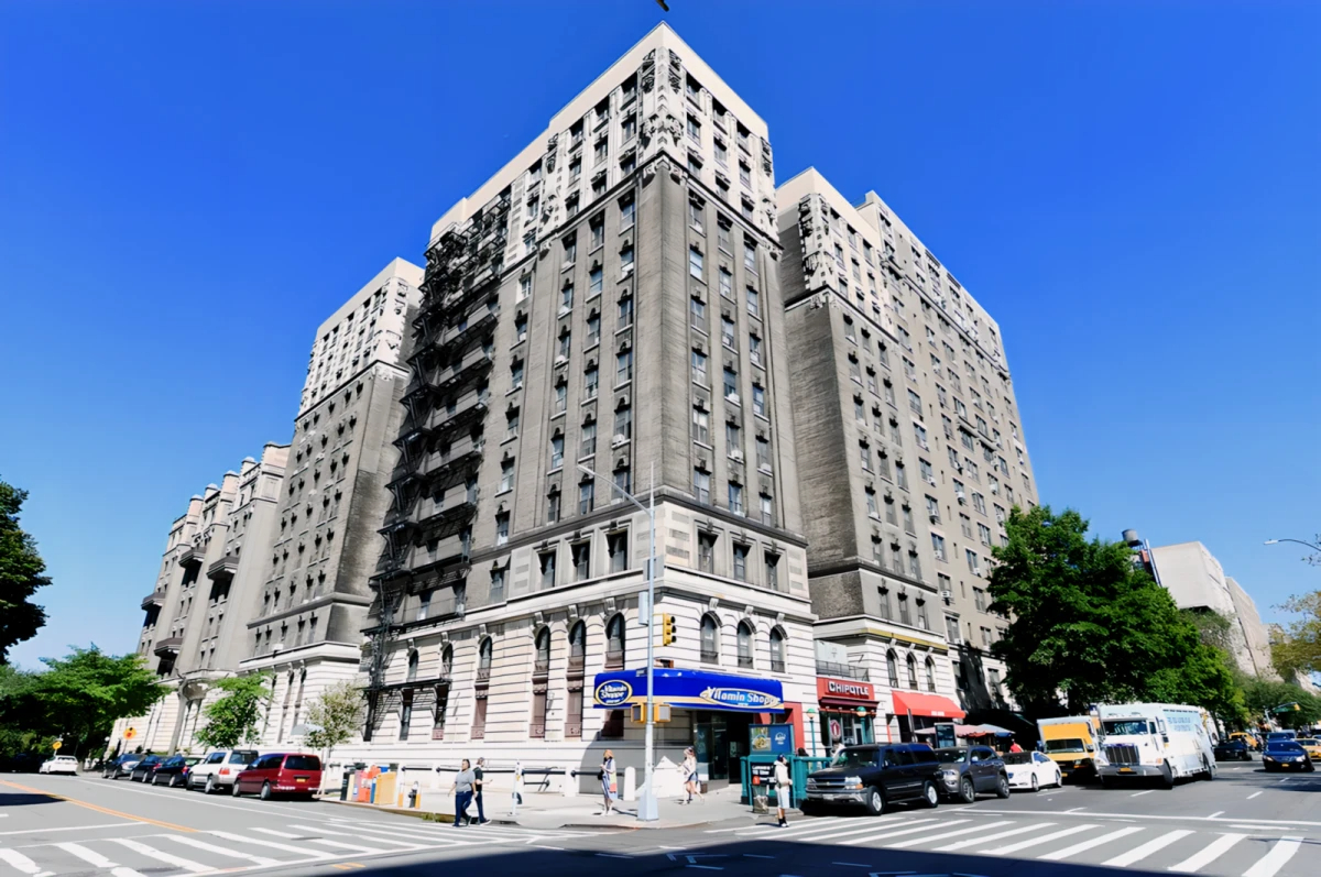 601 West 110th Street (Residencia Universitaria)63659270880001120