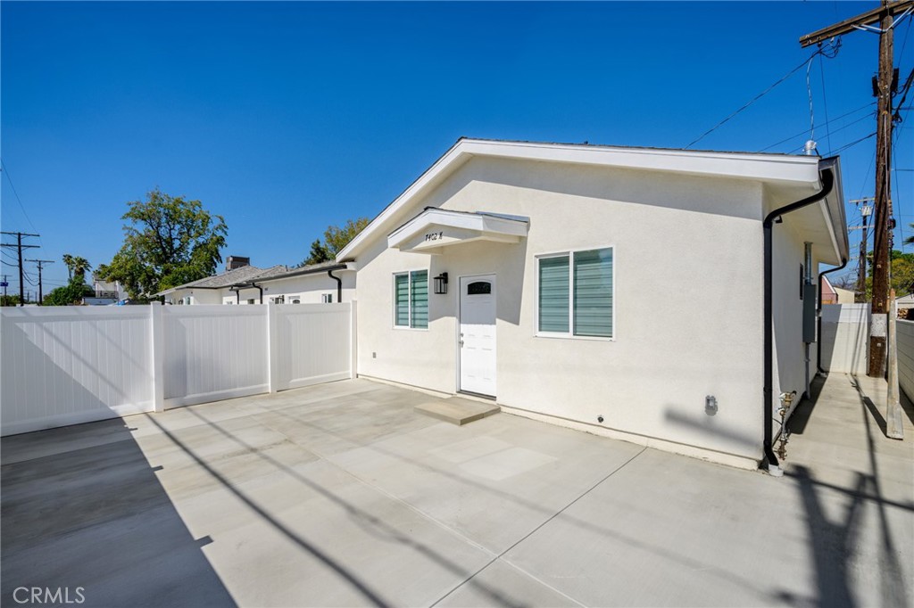 $3,000/month 7402 Riverton 1/2 Sun Valley CA, 9135264064597561729120
