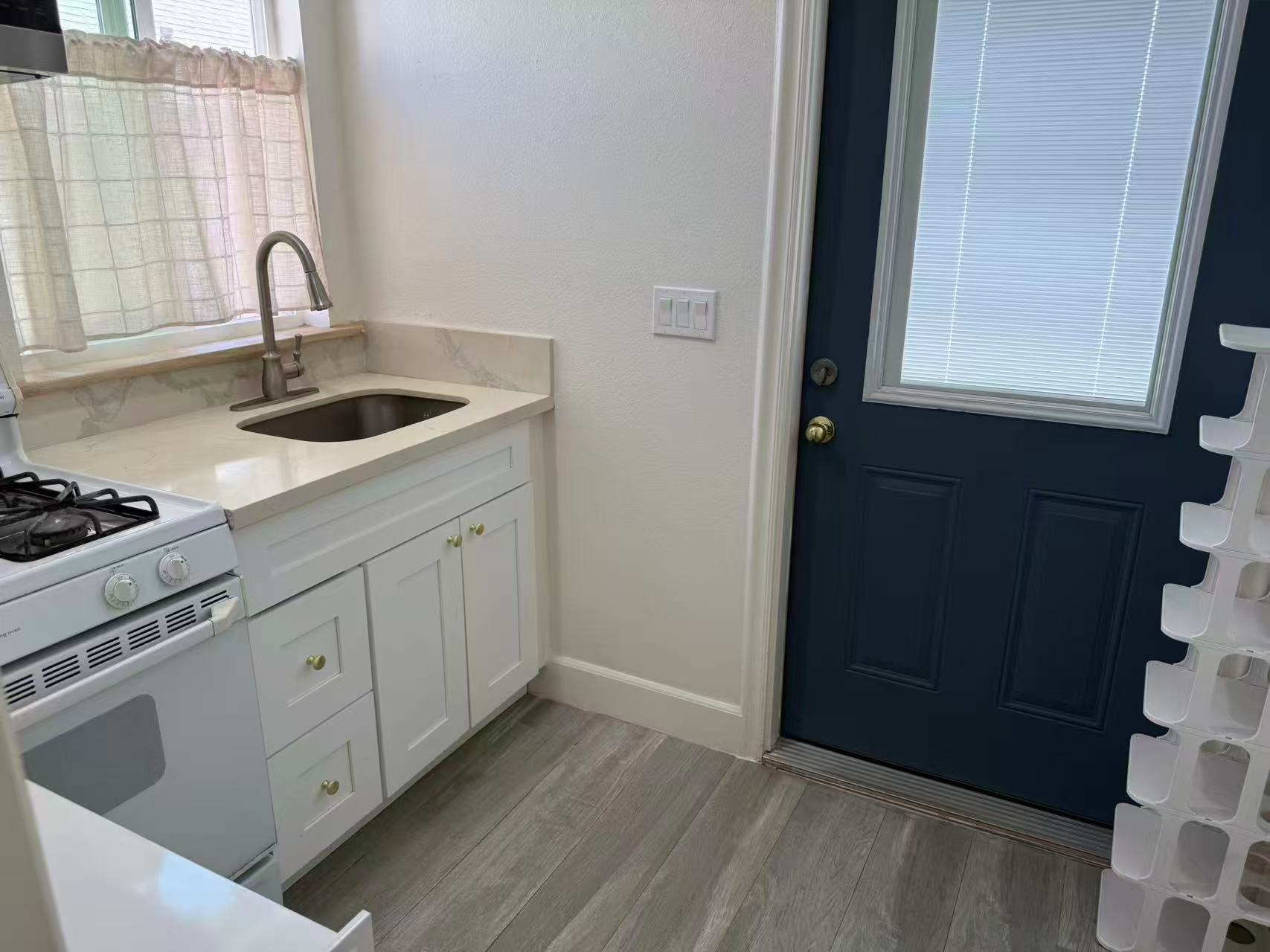 Alquiler a largo plazo de habitación trasera en la zona de habla china ROSEMEAD63665122438147122