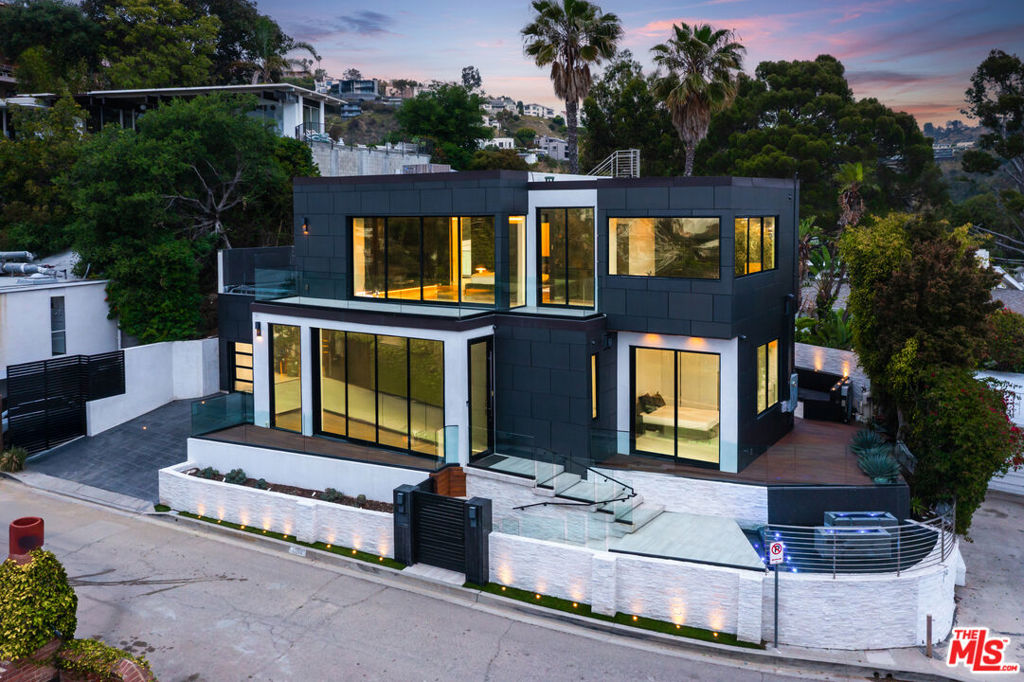 1545 Marlay Dr Los Angeles CA, 9006963868213906305120