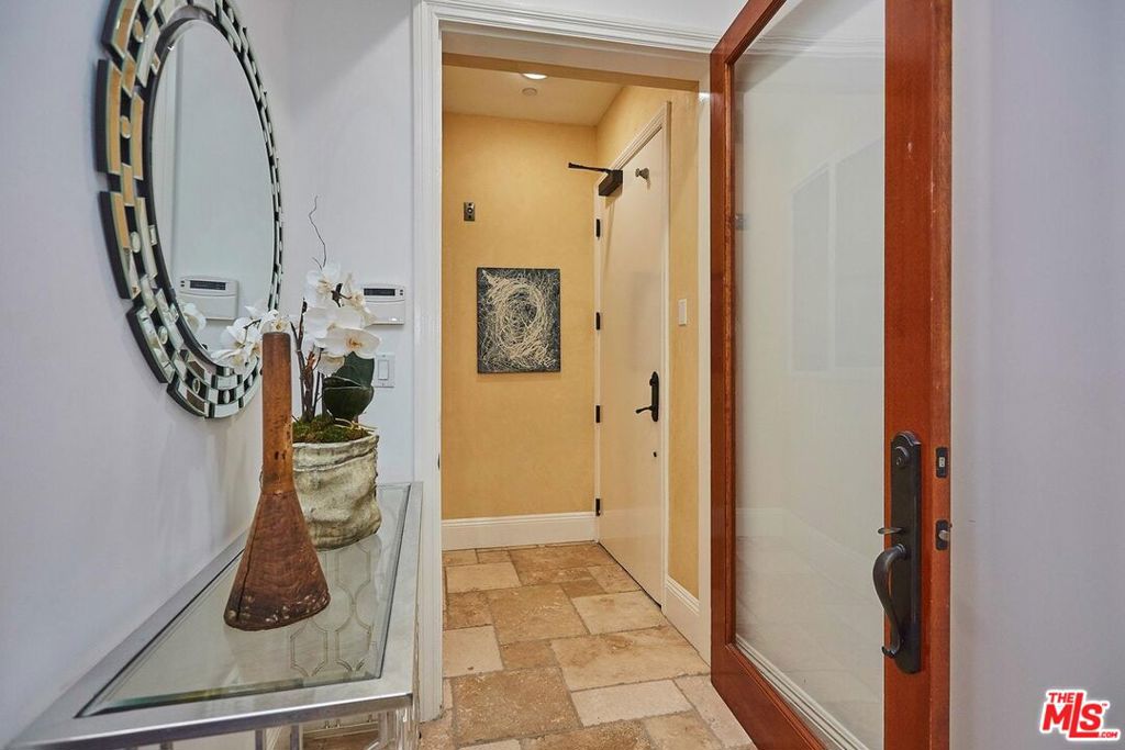 16123 W SUNSET Boulevard 203 Pacific Palisades CA, 9027264122815971331121