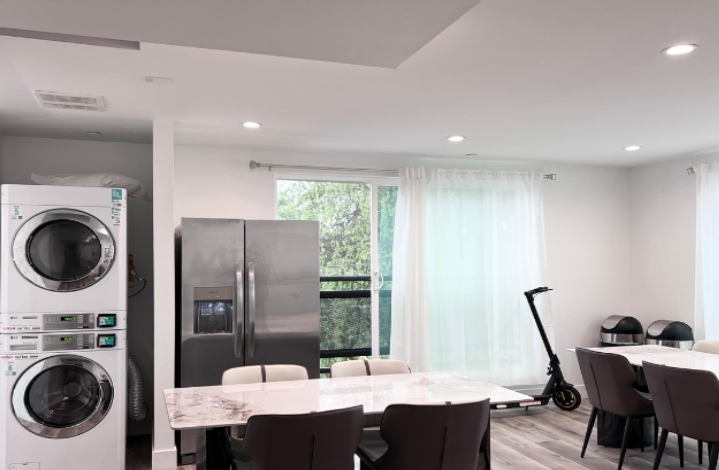 1648 1/2 W 35th PL63880111322115121