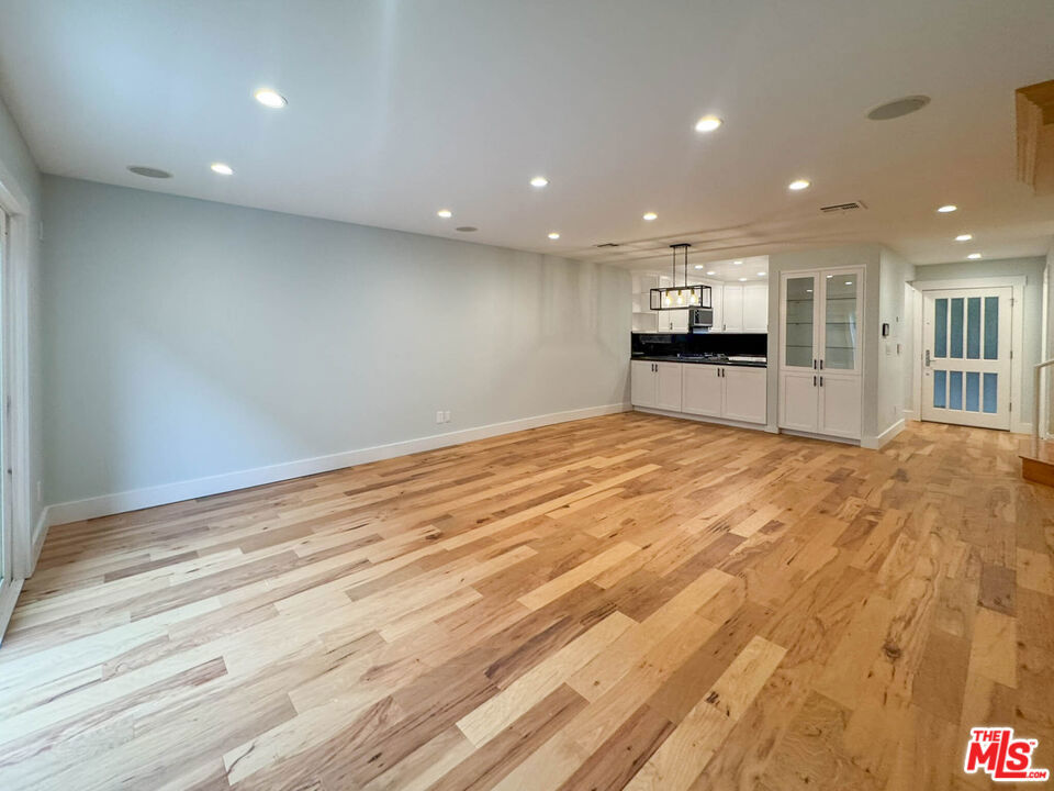 1415 26th Street 3 Santa Monica CA, 9040464101175784963121