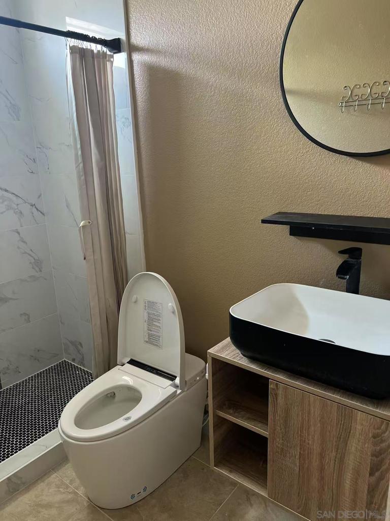 6708 Barnhurst San Diego CA, 9211763867841080835122
