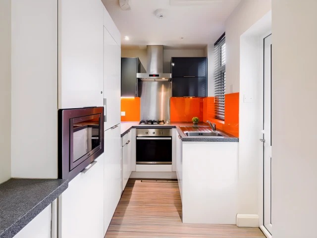 6 Guildford Street64196311646722121