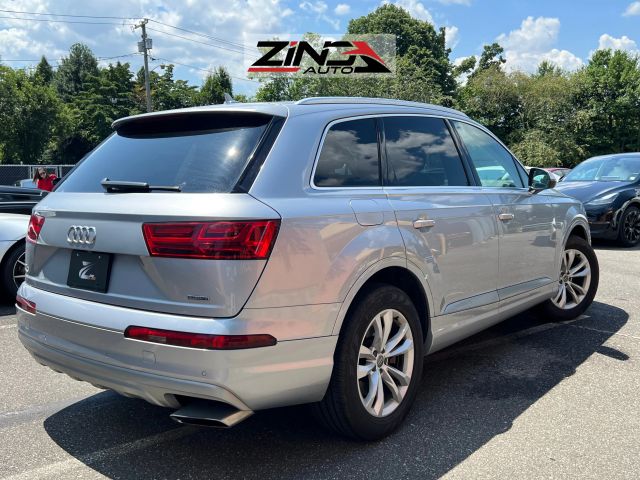 AUDI Q7 201863689173678083121
