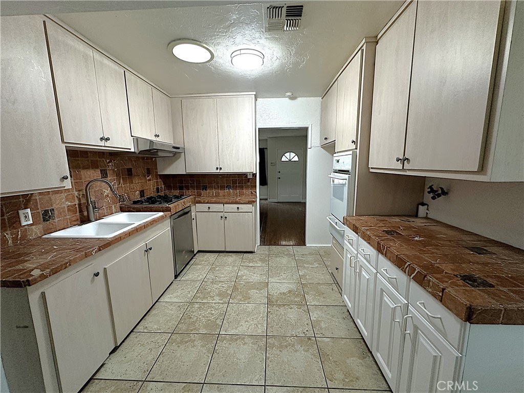 17947 Emelita Street Encino CA, 9131663669460739201122