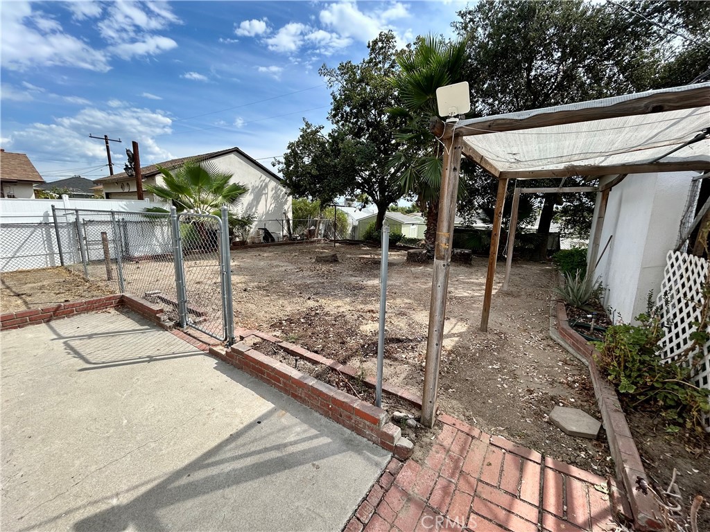 1123 E 29th, San Bernardino CA, 9240463878971866369122