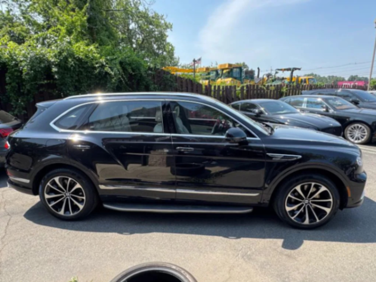Pre-Owned 2023 Bentley Bentayga EWB Azure V8 Sport Utility 4D63282513403907120