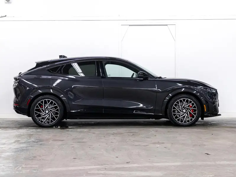 2022 Ford Mustang Mach-E