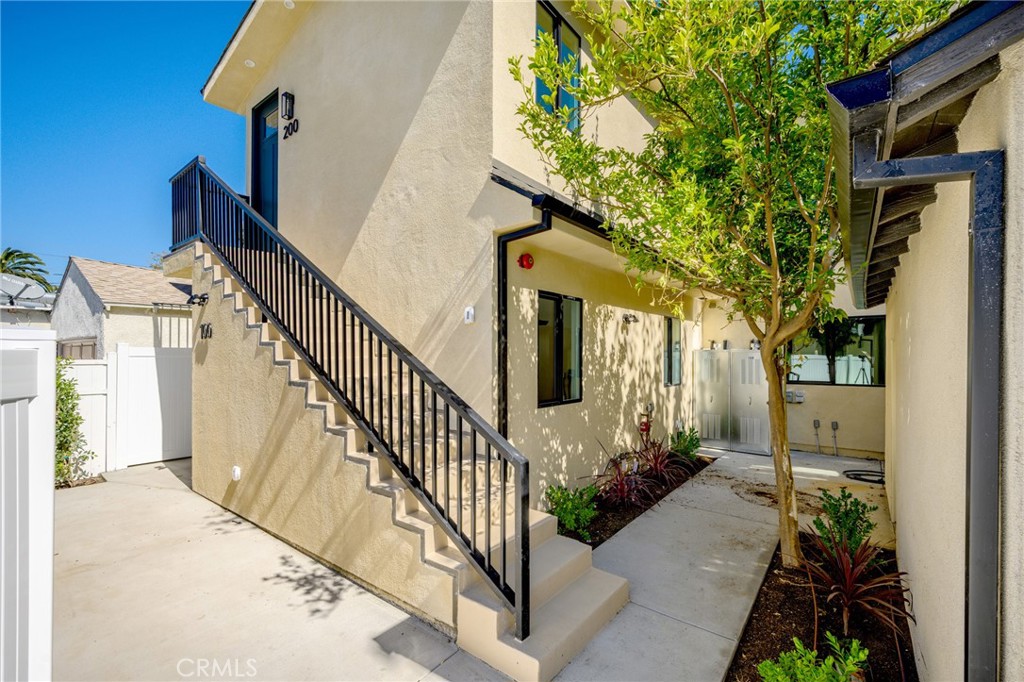 $3,600/month 1824 N Naomi 100 Burbank CA, 9150564134442413441122