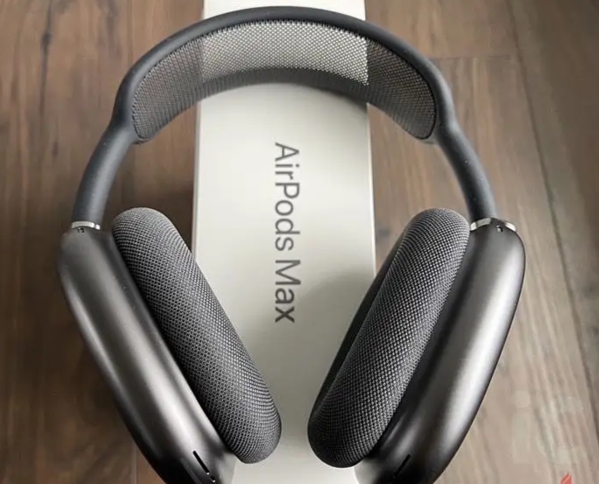 AirPods Max Wireless Headphones With Case