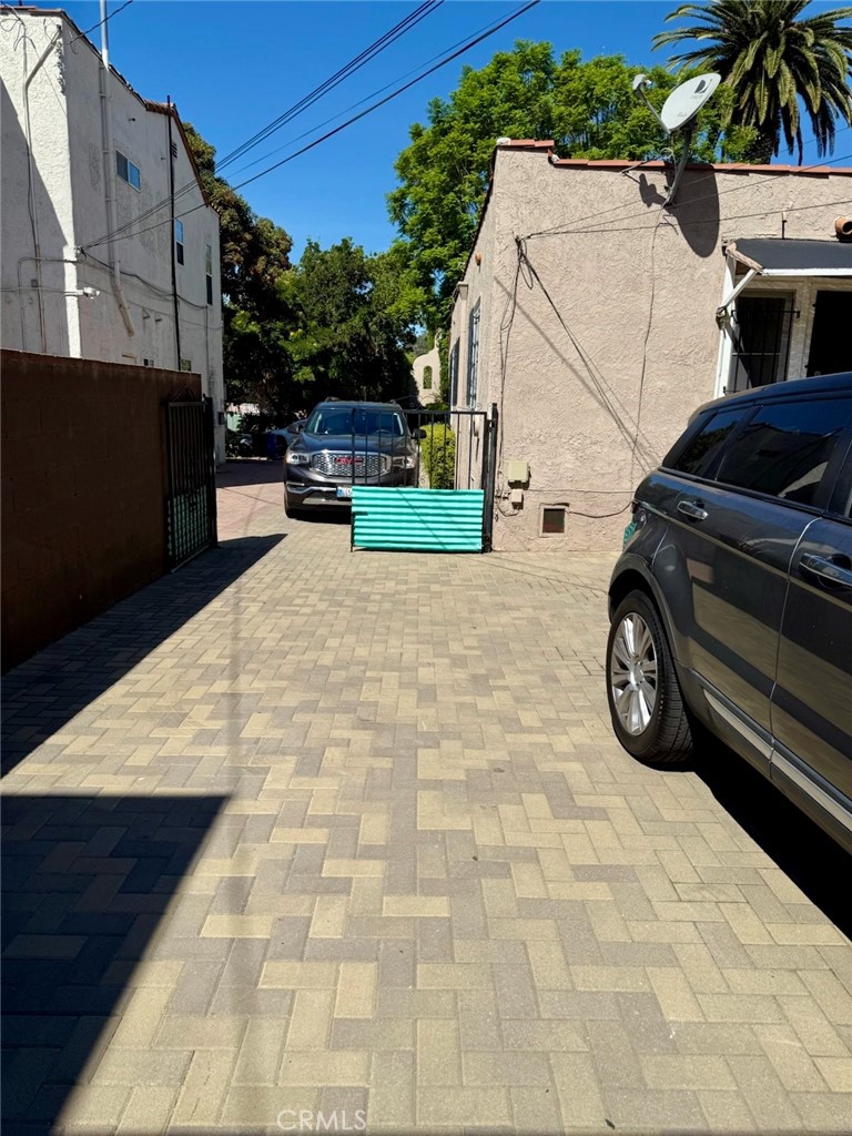 1016 N Harper West Hollywood CA, 9004664133632822403120