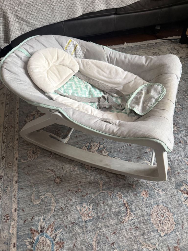 Baby Bouncer Seat with Padded Insert and Headrest Pillow