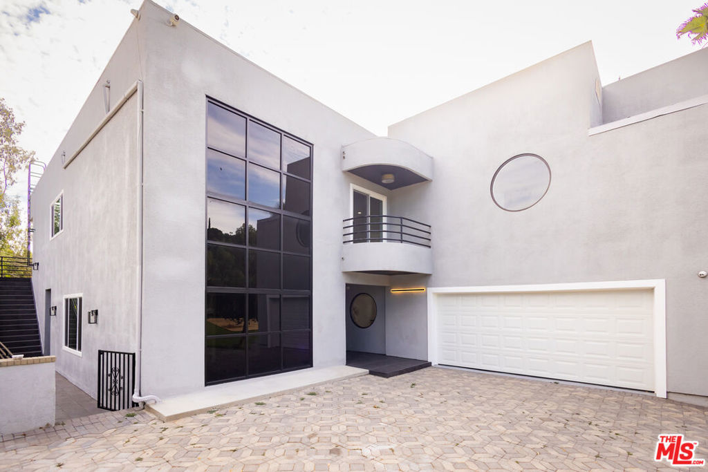 21329 Mulholland Drive, Woodland Hills CA, 9136463623343701889121